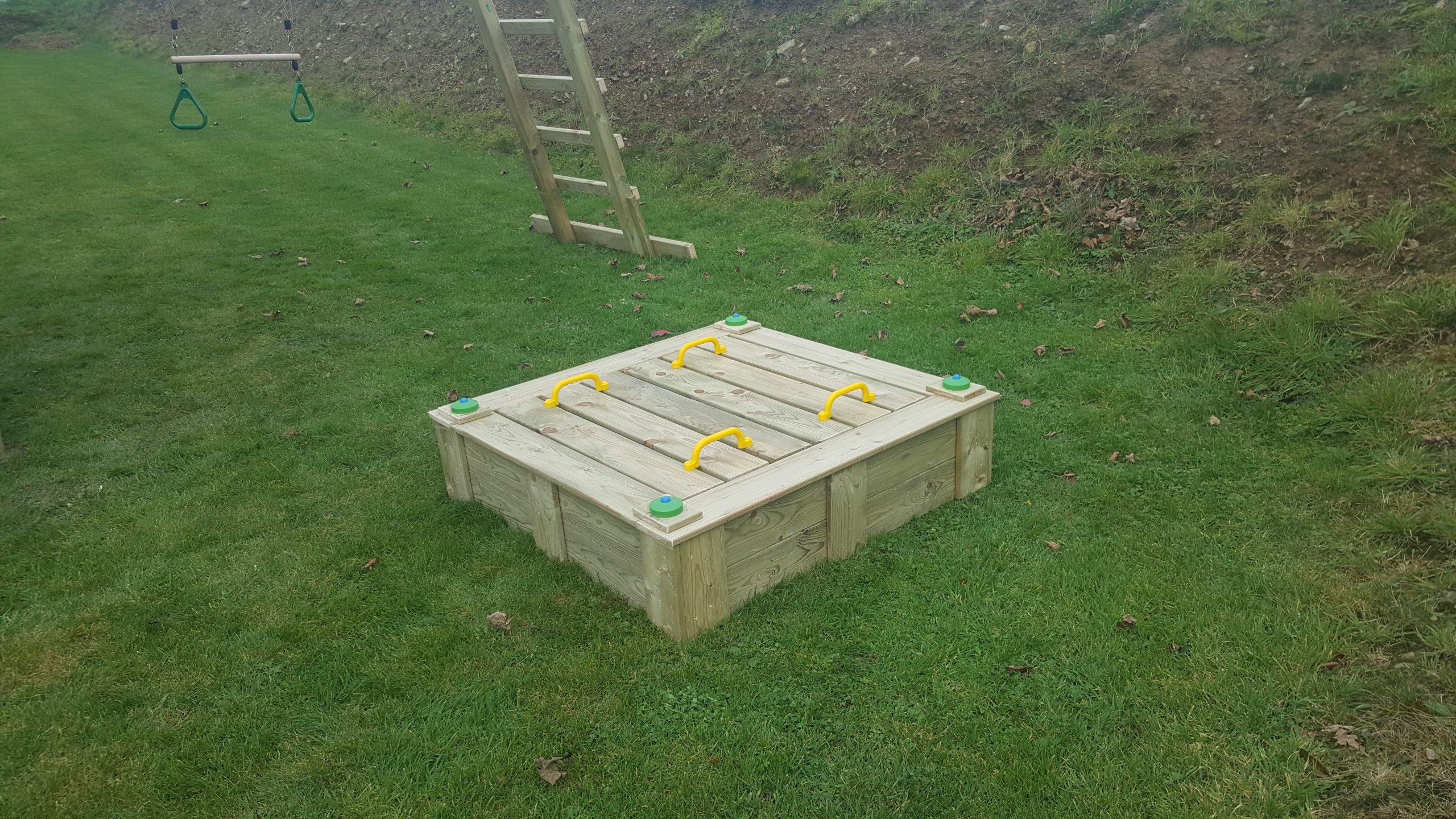 4ft x 4ft Sand Box With Double Lid