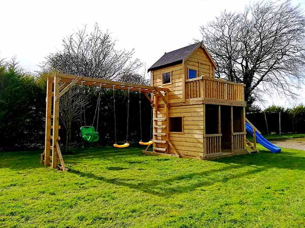 Otters Cottage Mansion With 12ft Monkey Bars
