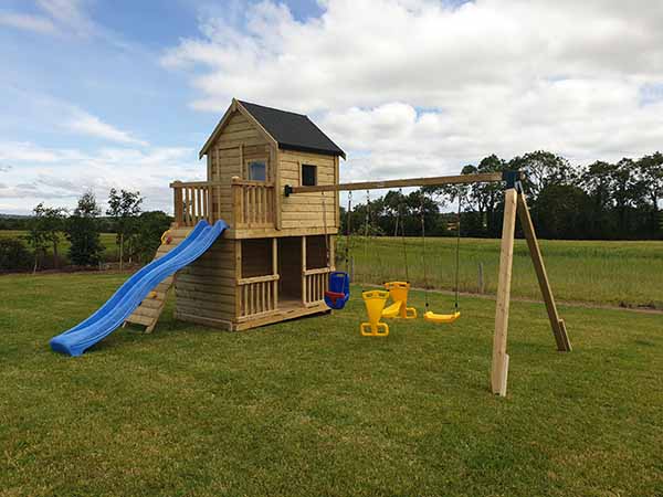 Otters Cottage With Closed In Bottom