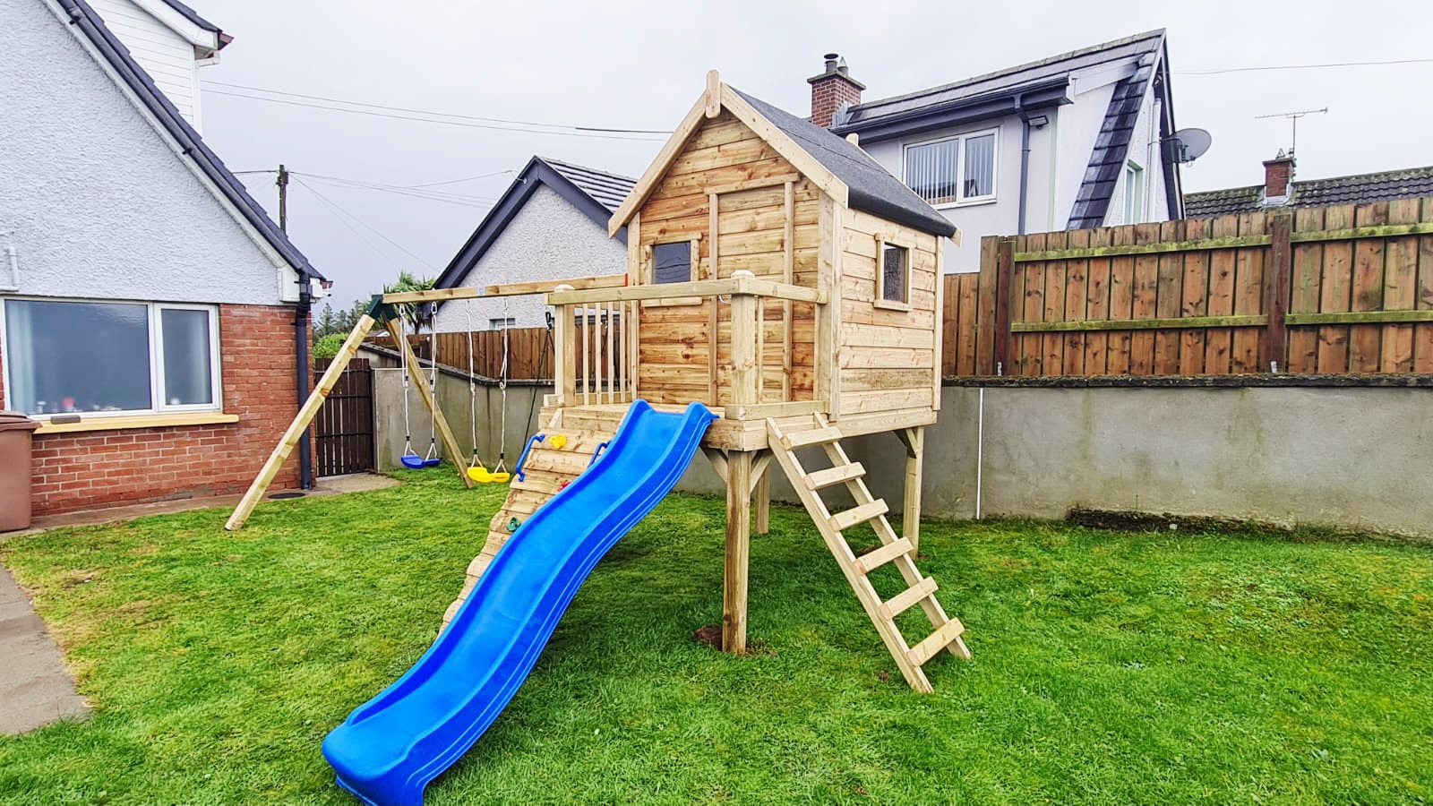 Otters Cottage Playhouse  - Best for Young Kids