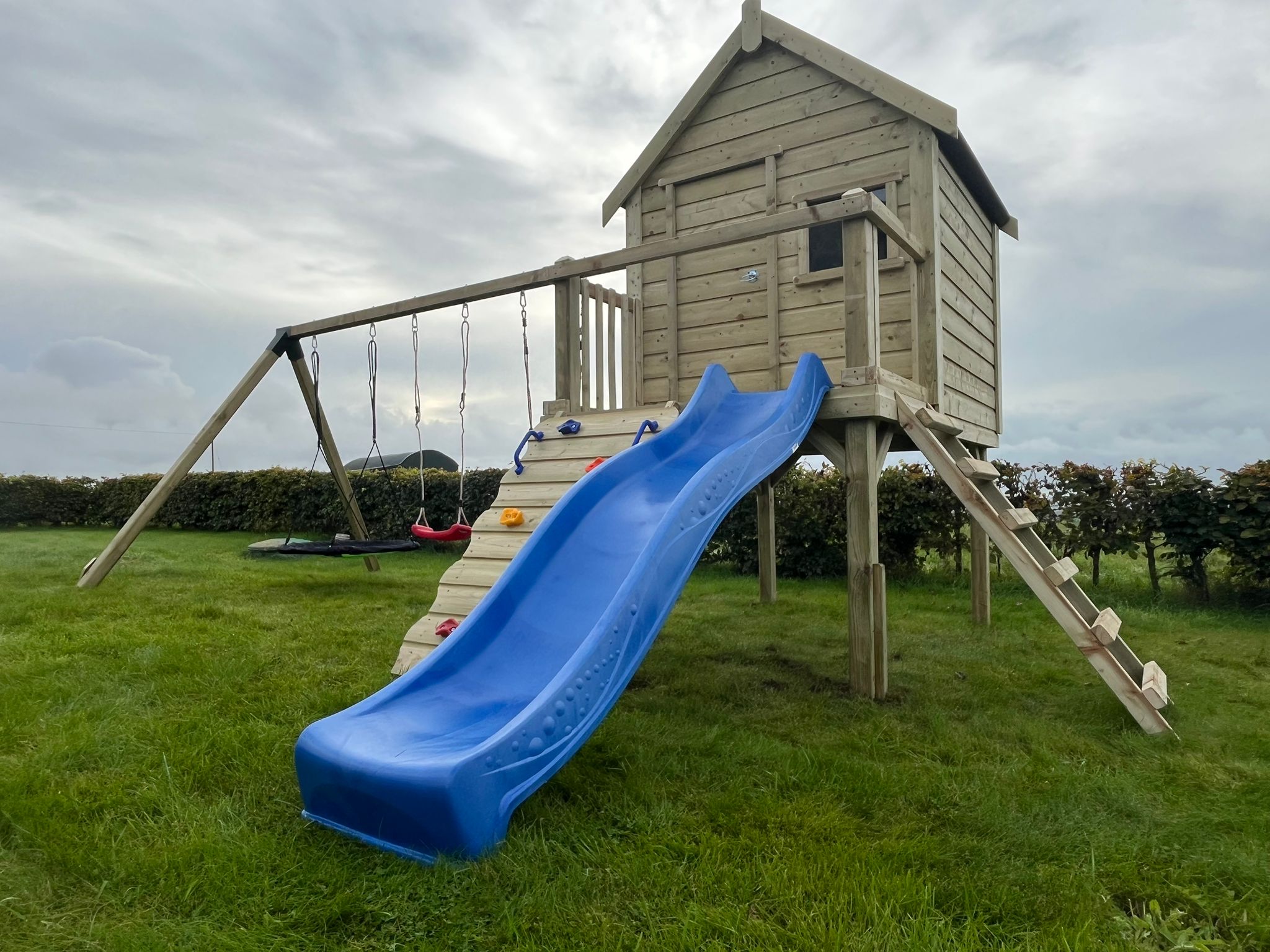 Otters Cottage Playhouse - Best for Young Kids - Image 12