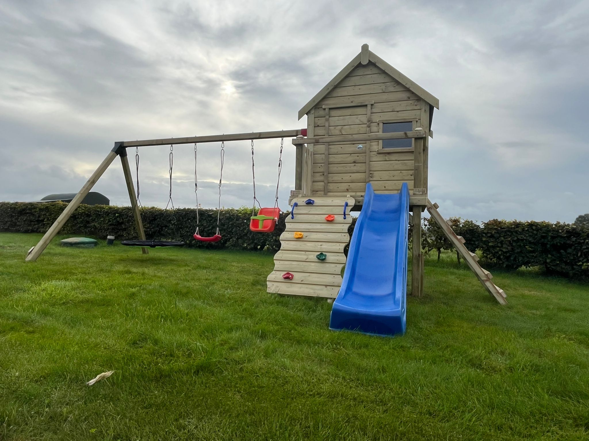 Otters Cottage Playhouse - Best for Young Kids - Image 13