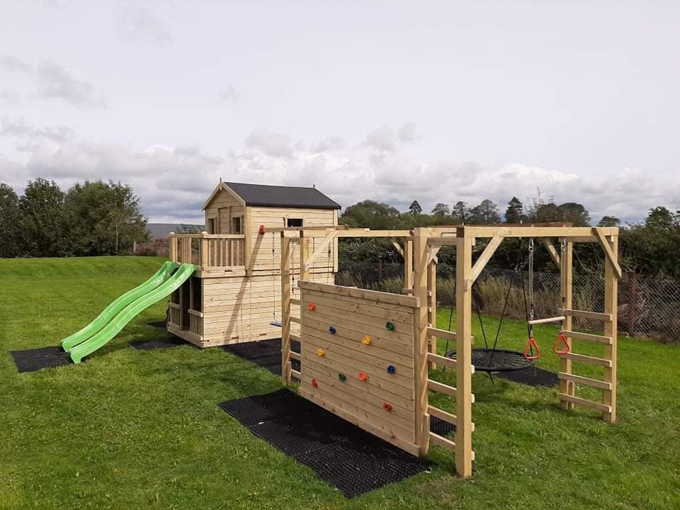 7x7 Otters Cottage Closed in Bottom with Gym Frame - Image 6