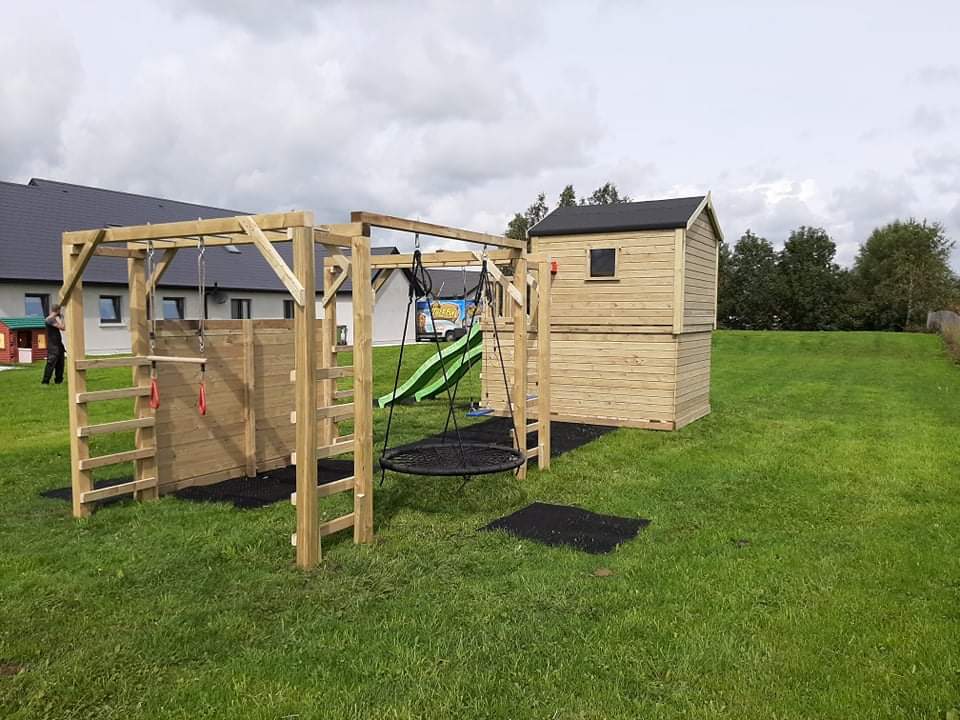 7x7 Otters Cottage Closed in Bottom with Gym Frame - Image 5