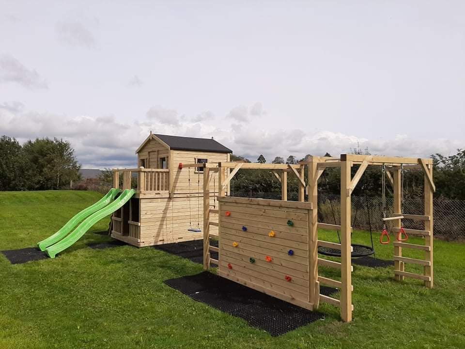 7x7 Otters Cottage Closed in Bottom with Gym Frame - Image 2