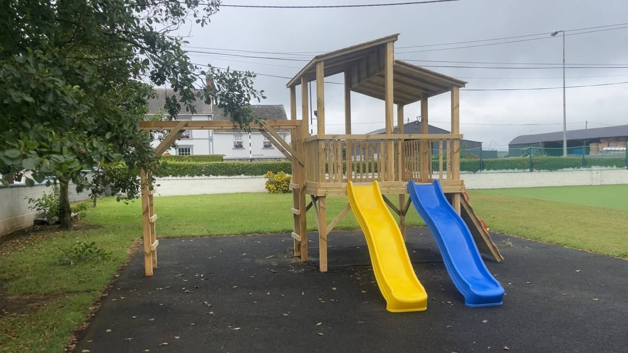 Twin Roof Playtower3
